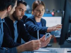 Eficiência no chão de fábrica: como fazer a tecnologia trabalhar a seu favor?