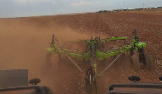 Novo descompactador realiza curvas com raio de giros de até 25 metros