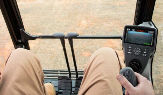 Ergonomia e segurança são pontos-chave para operador de escavadeira