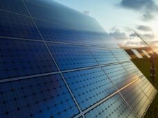 Benefícios financeiros da energia solar surgem em um ano, afirma presidente da Abrasol