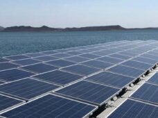 Tecnologia de painéis solares flutuantes potencializa geração de energia a baixo custo