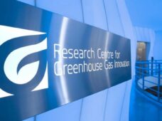 Conversão de etanol em eletricidade e hidrogênio por eletroquímica é tema de pesquisa