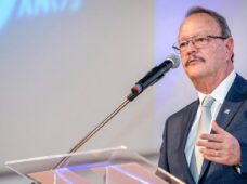 ABIMAQ comemora 85 anos empossando nova diretoria