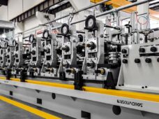 Máquinas formadoras de tubos com sistema de troca rápida de ferramentas