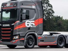 Edição Comemorativa de 65 anos de Brasil cria caminhão exclusivo com vantagens especiais