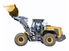 Carregadeira de rodas 100% elétrica conta com três motores