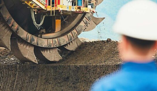 As máquinas e os equipamentos contribuem para a pujança da atividade minerária