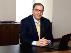 Velloso fala sobre política industrial, reforma tributária e desoneração da folha