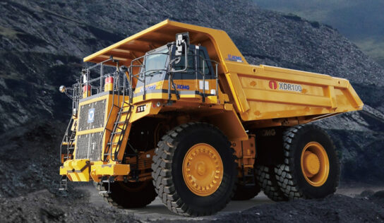 XCMG Brasil entrega caminhões elétricos e anuncia investimentos