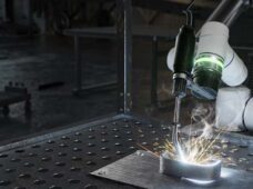 DCTech: focada em tecnologia, trabalha com aplicações robotizadas