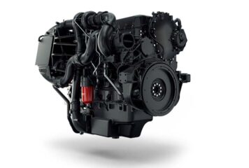 Motor com turboalimentação de dois estágios permite troca de óleo a cada 600 horas