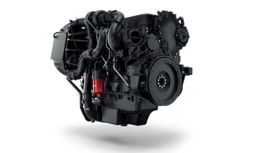 Motor com turboalimentação de dois estágios permite troca de óleo a cada 600 horas