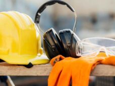 Pesquisas indicam a falta mão de obra na indústria como desafio urgente