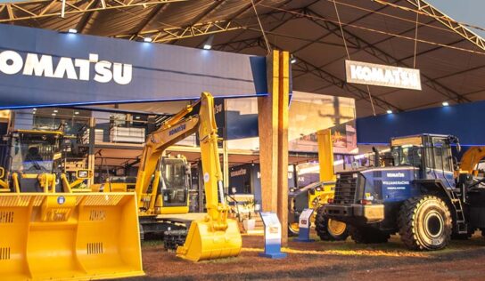Komatsu lança carregadeira e reforça conexão com o produtor rural