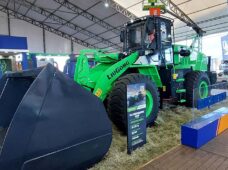 Montadora lança nova pá carregadeira e outros 13 produtos