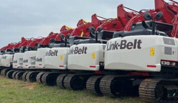 Fabricante celebra a marca de mil escavadeiras vendidas no Brasil