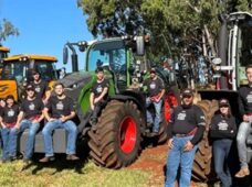 Estudantes de ETECs recebem treinamento prático com tecnologia de ponta em máquinas agrícolas