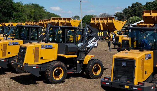 SP investe R$ 86 mi em maquinários agrícolas e em caminhões-pipa