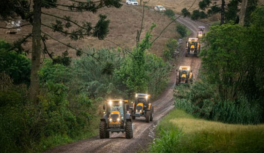 Dada a largada na romaria de tratores pela zona da mata de Pernambuco 