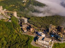 Mineradoras dependem de máquinas e equipamentos