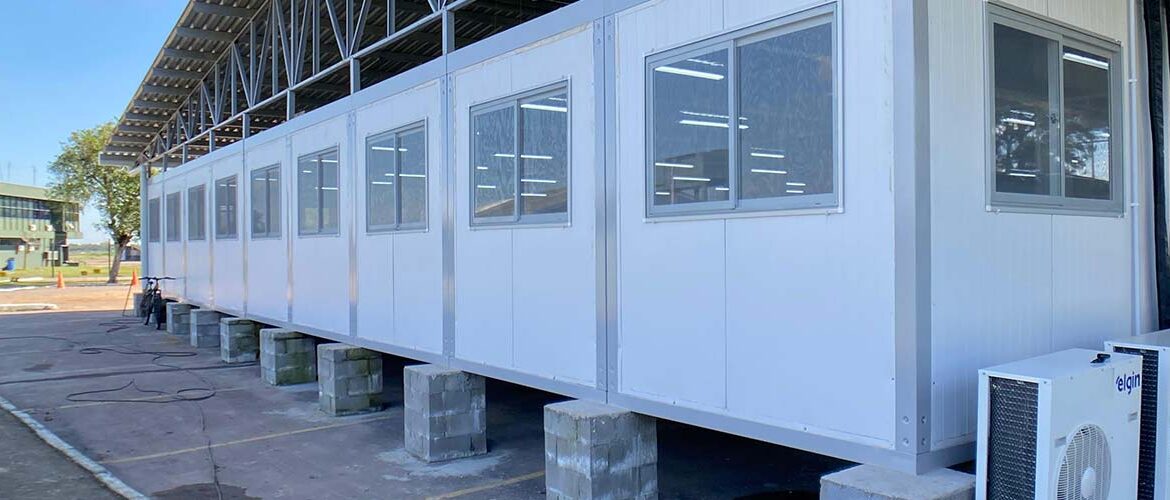 Rancho provisório da Base Aérea da FAB, em Canoas, foi montado com estrutura Gobox