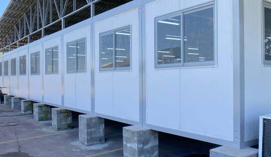 Rancho provisório da Base Aérea da FAB, em Canoas, foi montado com estrutura Gobox