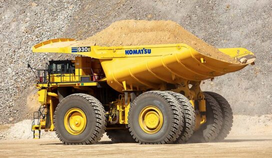 Komatsu lança caminhão que opera com diversas fontes de energia