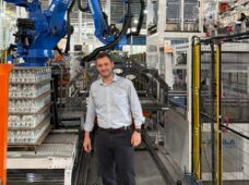 Automação em envase de água com sistema de paletização robotizada amplia competitividade