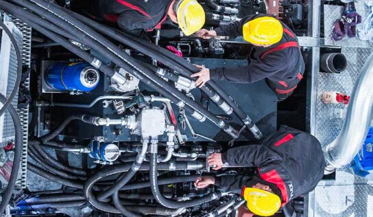 Tecnologia hidráulica 360° reduz paradas e AMPLIA produtividade