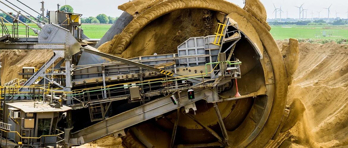 Indústria da mineração aumenta faturamento, investimentos e participação no saldo da balança comercial em 2025