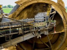 Indústria da mineração aumenta faturamento, investimentos e participação no saldo da balança comercial em 2025