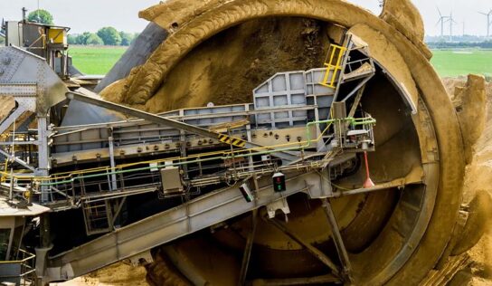 Indústria da mineração aumenta faturamento, investimentos e participação no saldo da balança comercial em 2025