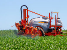 Novo pulverizador chega com mais tecnologia e eficiência 