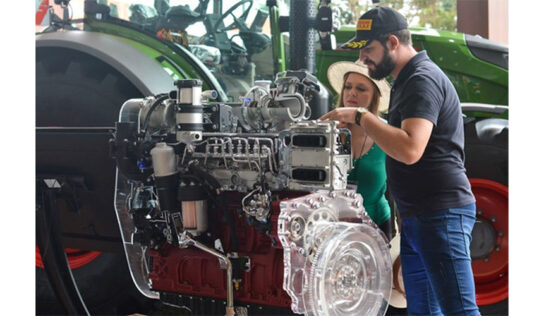 Agrishow registra aumento de visitação de pessoas mais jovens durante a feira 