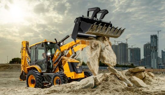 Embora tenha sido um ano desafiador, JCB ganha participação de mercado em 2025