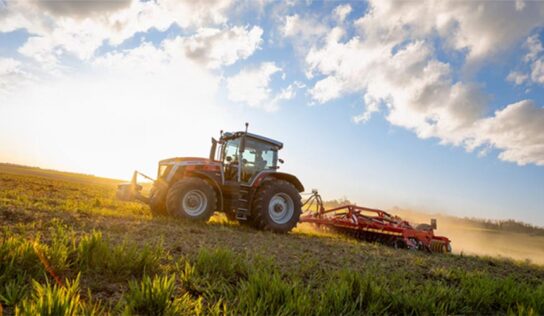 Novo trator MF 8S Xtra traz avanços em eficiência operacional e agricultura de precisão
