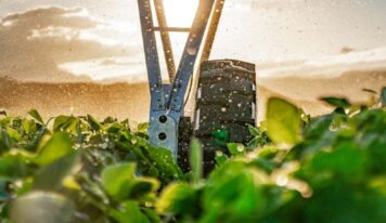 Lindsay lança pneu radial não direcional para pivôs centrais