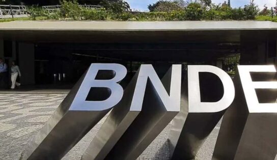 BNDES aprova financiamento sem inovação para Embraer, Moura e CNH