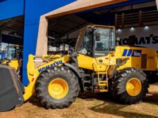Komatsu fez o pré-lançamento da WA320-8M1 Sugarcane na Agrishow
