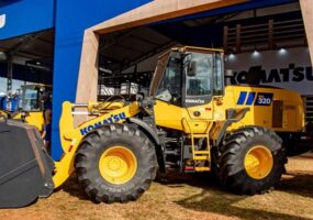 Komatsu fez o pré-lançamento da WA320-8M1 Sugarcane na Agrishow