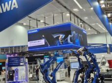 Yaskawa Motoman lançou o Checkbot e a Célula Robô Tape