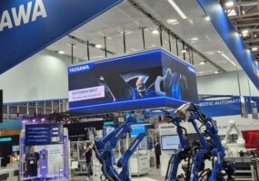 Yaskawa Motoman lançou o Checkbot e a Célula Robô Tape