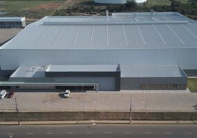  John Deere anuncia produção de componentes eletrônicos no Brasil 