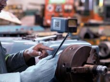 Infor Report: retomada impulsionada pela reindustrialização esbarra em entraves