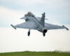 Primeiro Gripen E produzido no Brasil realiza voo inaugural 