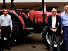 YANMAR apoia preservação da cultura japonesa e doa trator ao Bunkyo